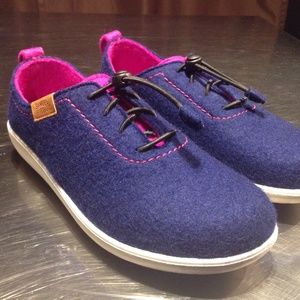 Samuel Hubbard Dreams Womens 75 M Navy 